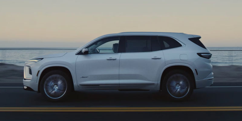 2026 Buick Enclave LUXURIO8US AND VERSATILE