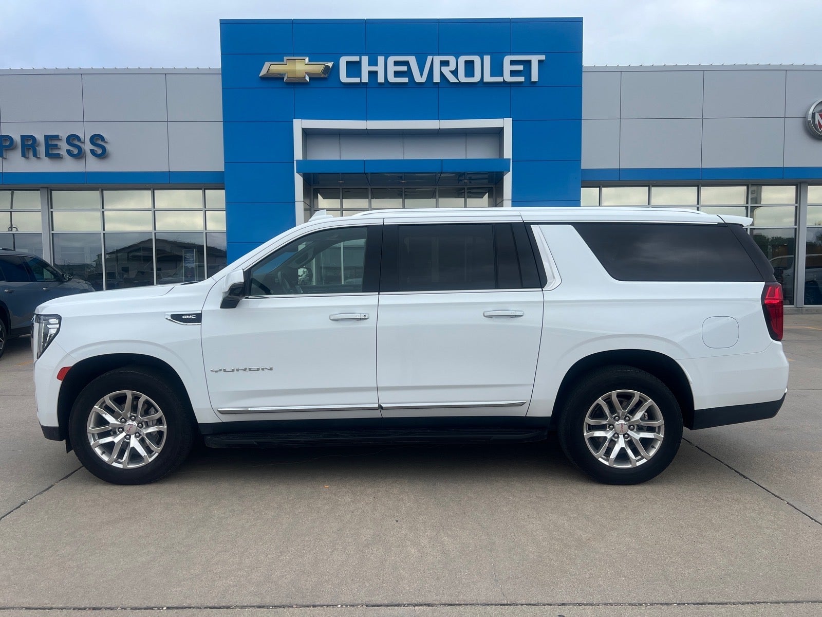 2023 GMC Yukon XL SLT