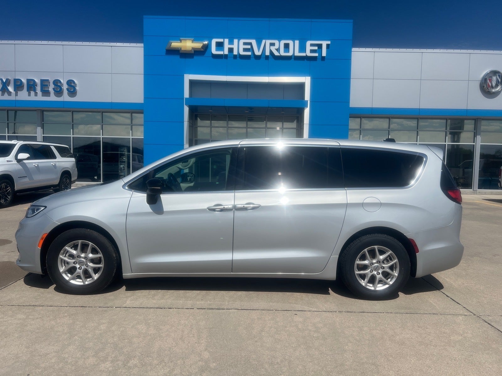 2024 Chrysler Pacifica Touring L